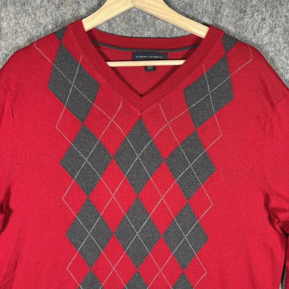 Banana Republic Sweater Men's Large Red Pullover Argyle V Neck Silk‎ Cashmere